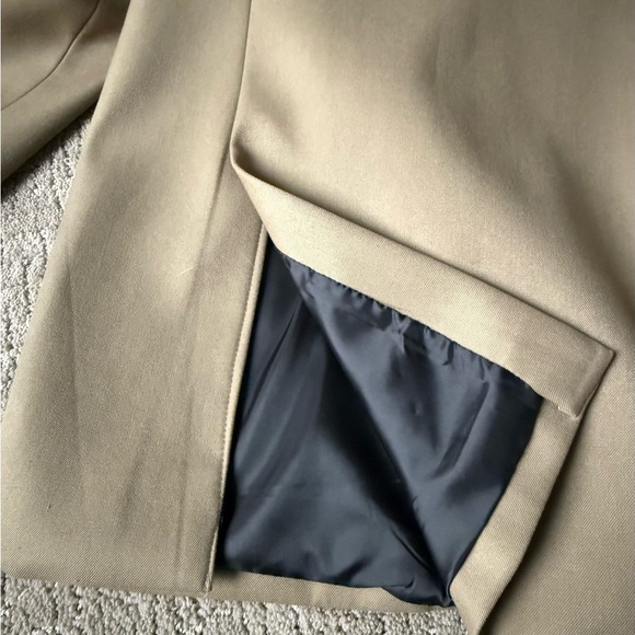 The Frankie Shop Desert Taupe Blazer - Picture 11 of 16